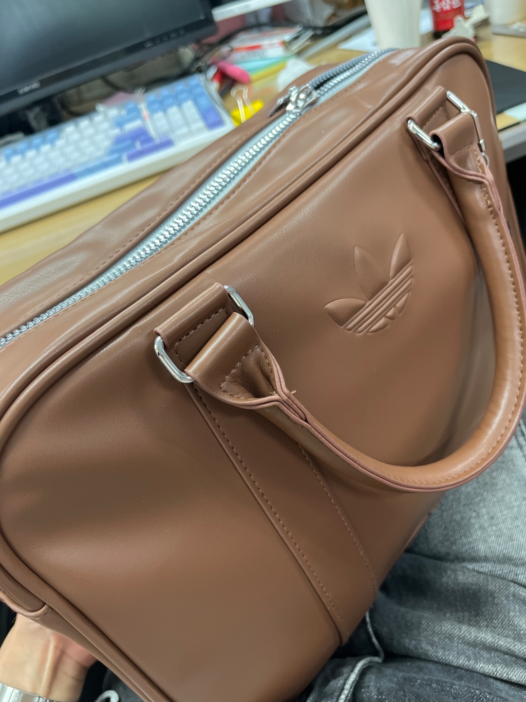 adidas PUハンドバッグ ショルダーバッグ マットブラウンKC0371 adidas